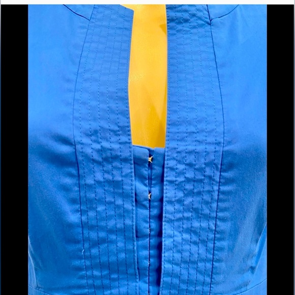 BCBG🦋 MAXAZRIA VIBRANT BLUE DRESS🦋SIZE SMALL DEEP KEYHOLE NECKLINE AND POCKETS - Picture 4 of 16
